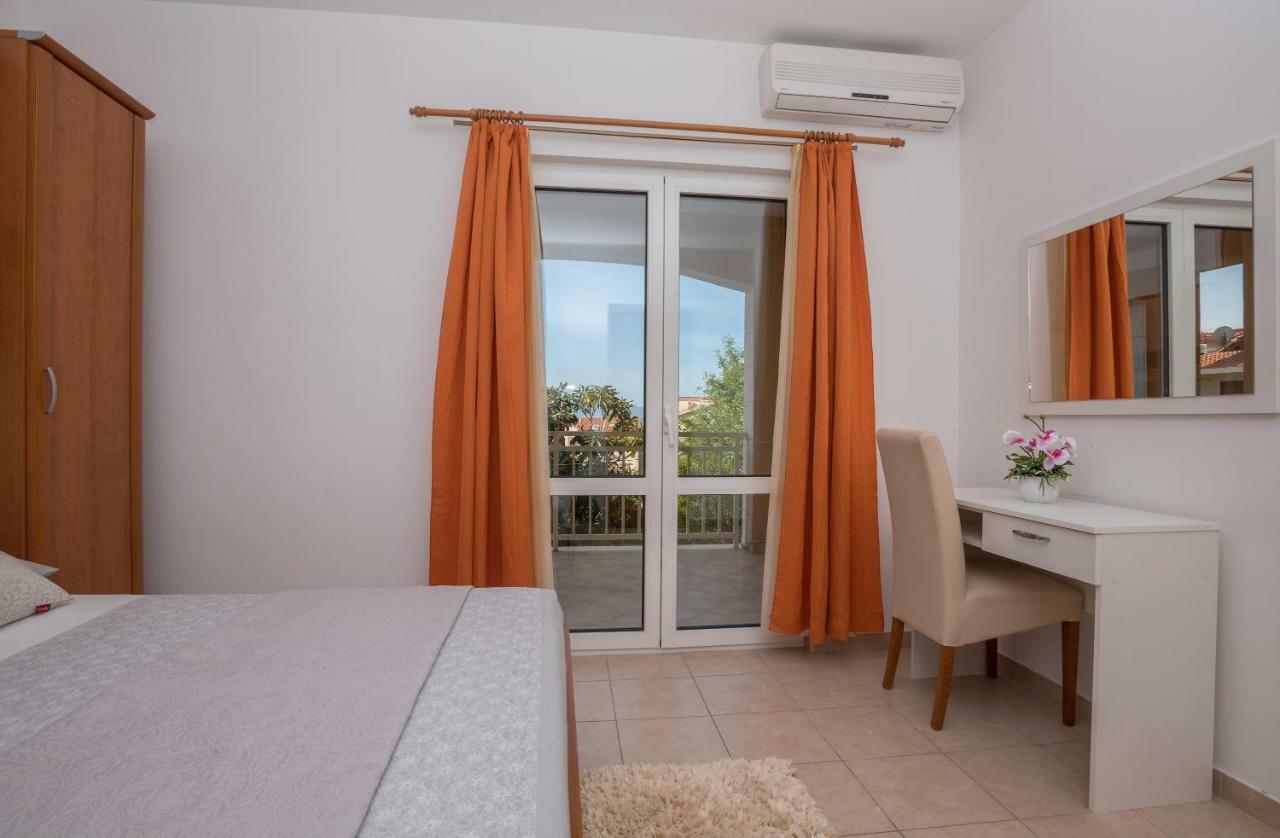 Villa Ivka Tučepi Buitenkant foto